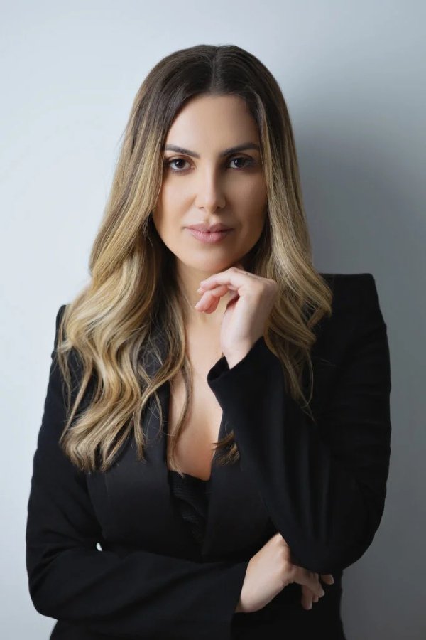 Foto da Dra. Sábata Reis